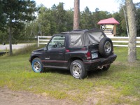 /album/park-n-sell/a1995-geo-tracker-4x4-jpg/